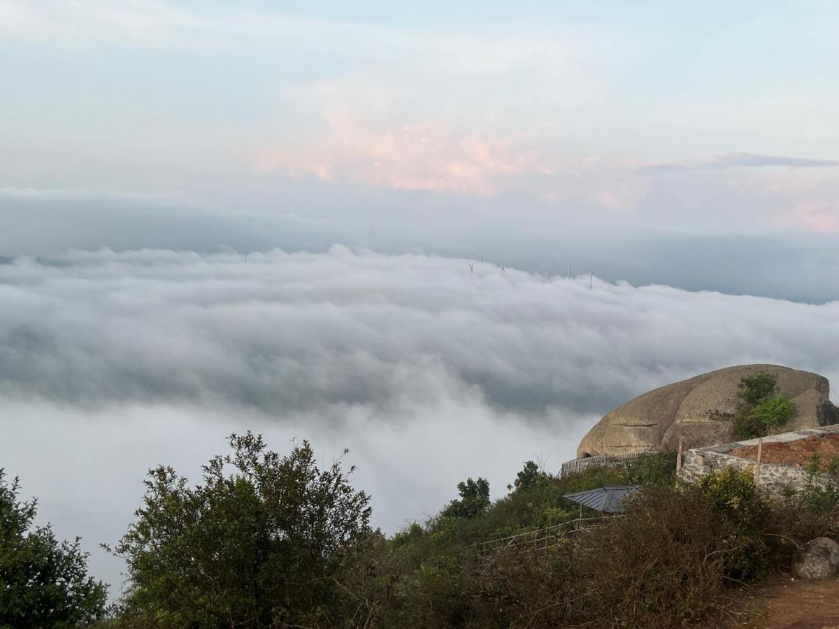 Wind Valley Ramakkalmedu Екстериор снимка